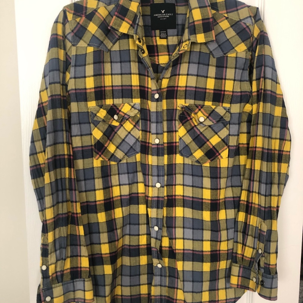 ๐2/$10๐ AEO Yellow Plaid Flannel - Picture 2 of 4